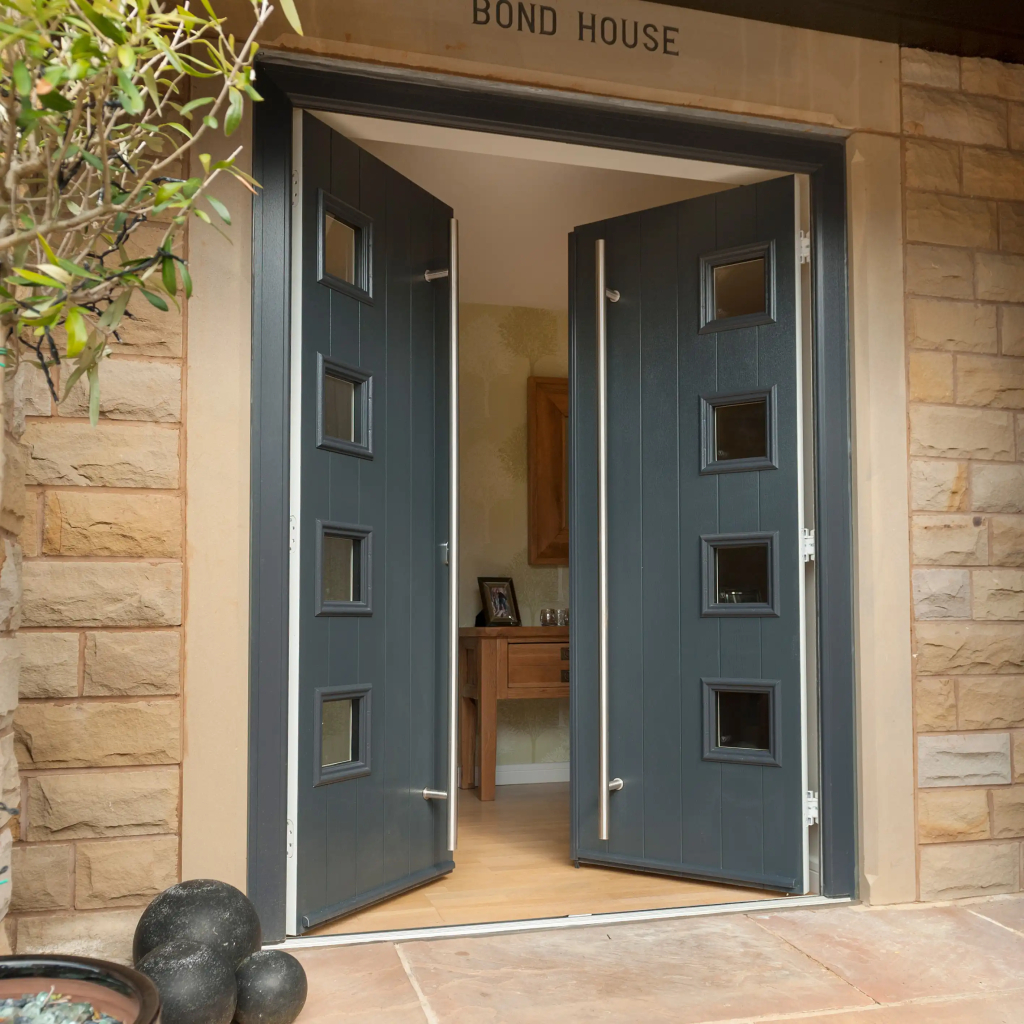 Solidor Flint 3 Composite Traditional Door In Midnight Grey Image