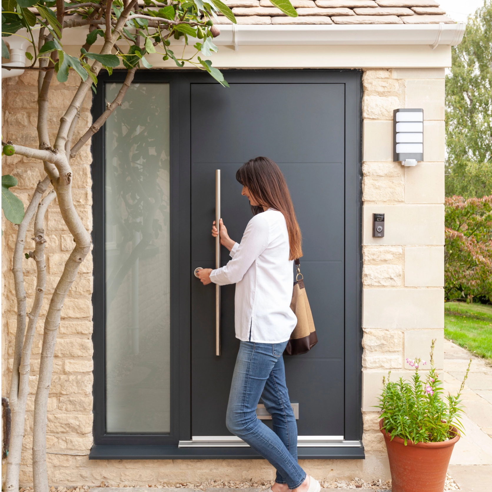 Smart Designer Aluminium Door Large
                        Image