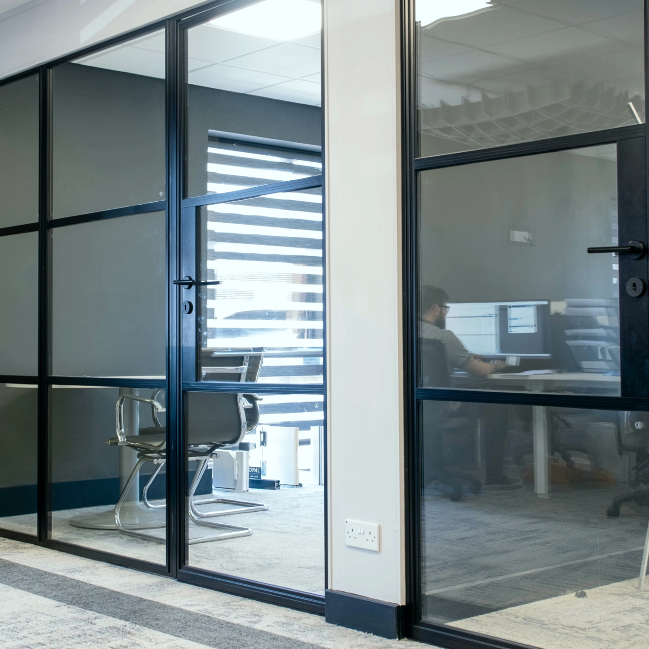 Smart AluSpace Internal Doors & Screens Image