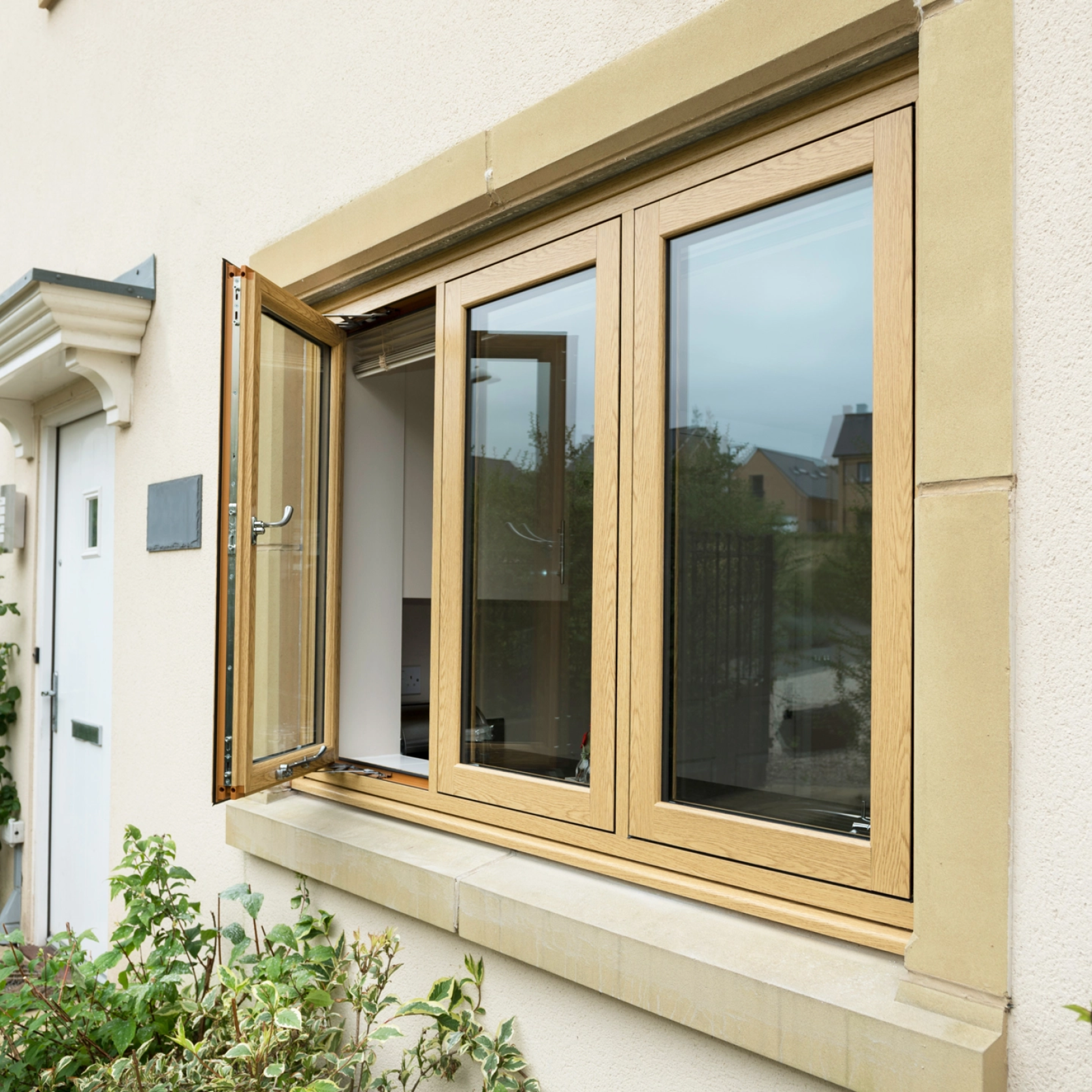 Deceuninck uPVC Window Large
                        Image